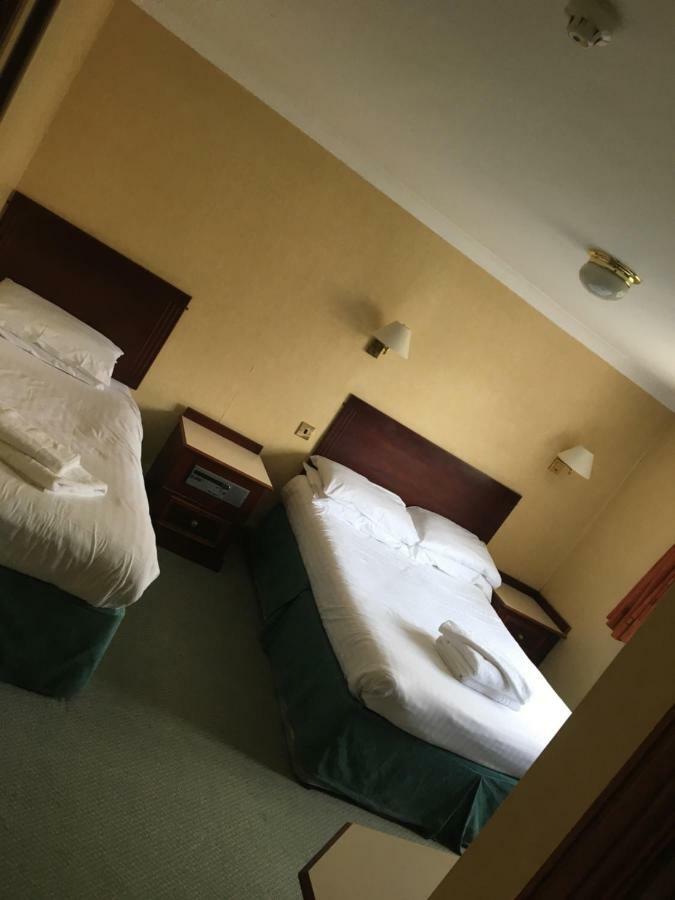 Cedar Tree Hotel Rugeley Exterior foto